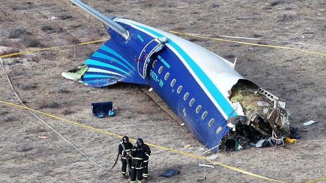 Rusia Bersumpah Akan Hukum Pelaku Kecelakaan Azerbaijan Airlines