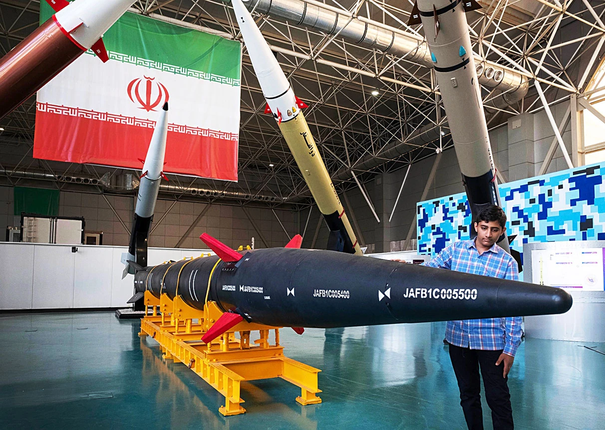 Rudal Hipersonik Fattah Milik Iran